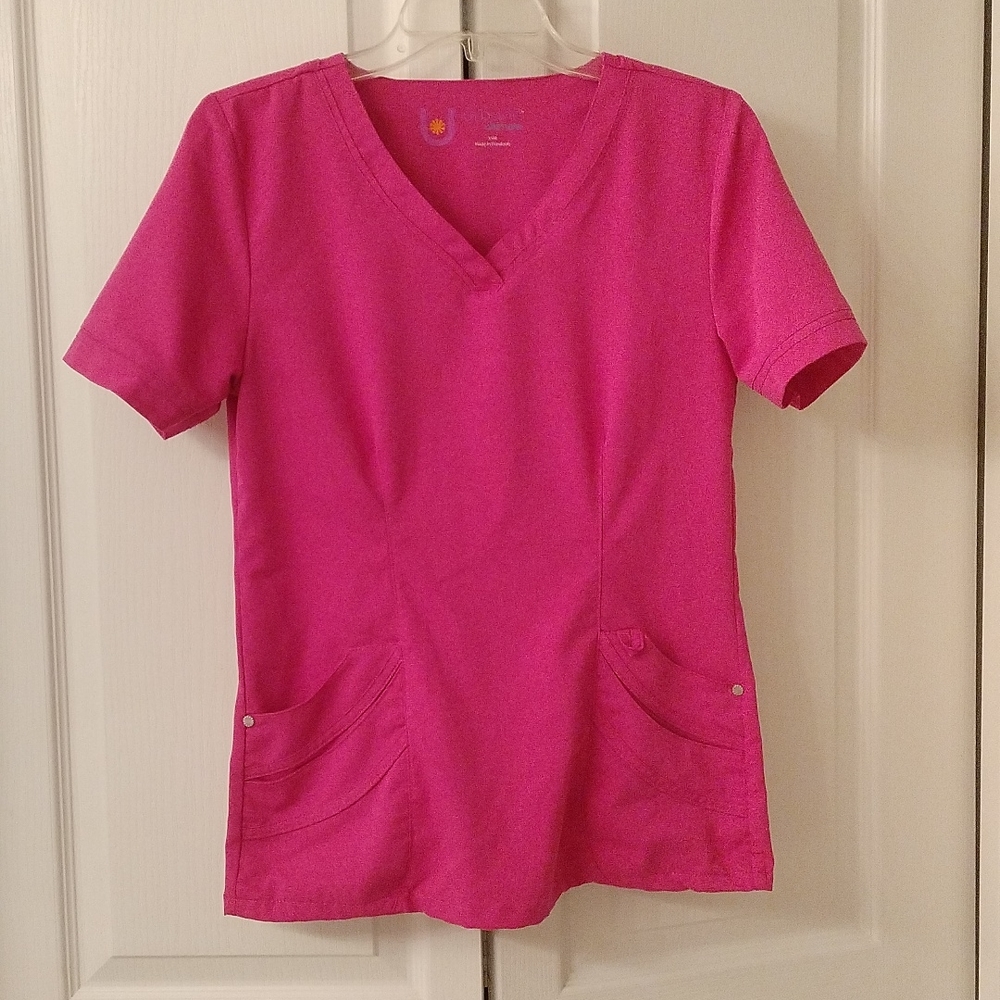⚜️  Urbane Ultimate Scrub Top